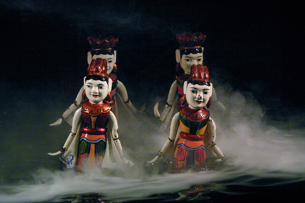 Traditional Water Puppet Theater in Hanoi, gateway to the mysterious HALONG BAY