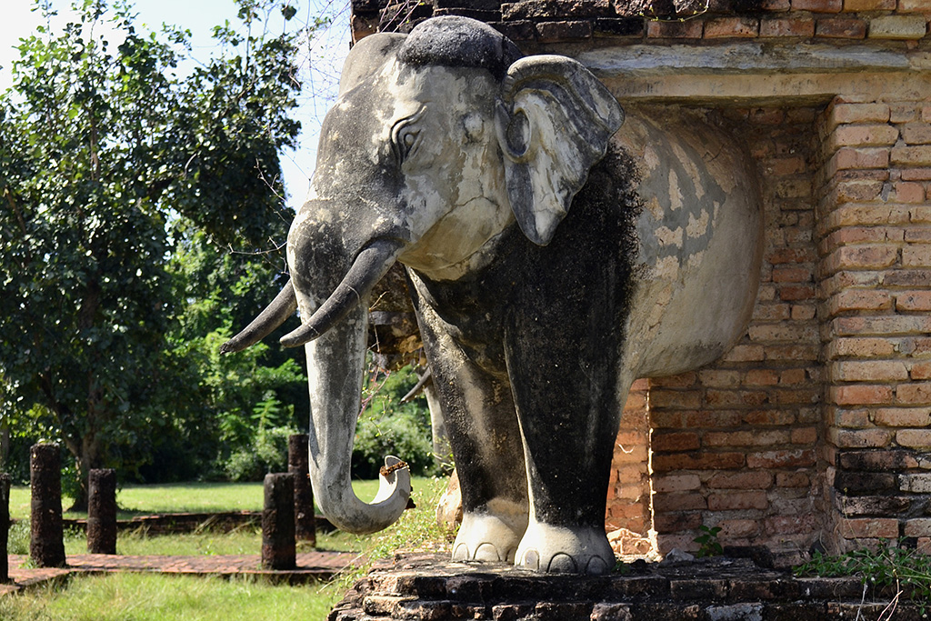 Wat Chang Lom in Sukhothai