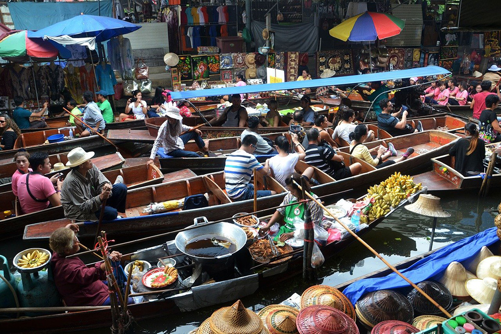 Floating market in Bangkok.