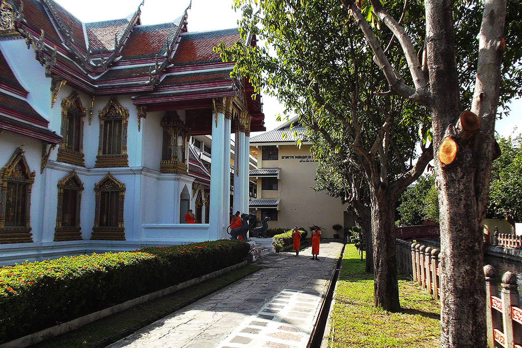 Wat Tri Thotsathep Worawihan