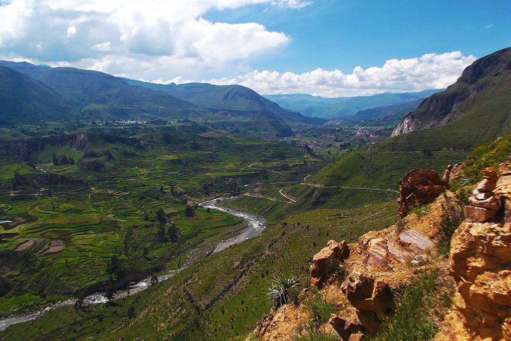 The Colca River empties about 300 kilometers further south near the town of Camaná into the Pacific Ocean. 