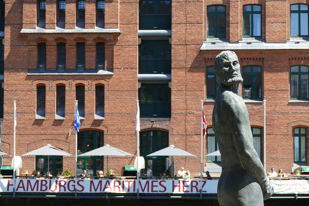 Störtebeker-statue in front of the Maritim Museum.