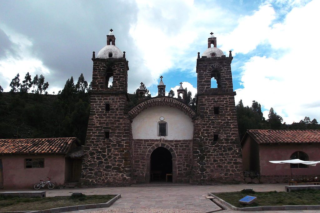 San Pedro de Cacha in Raqchi