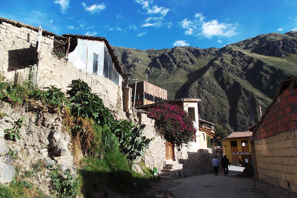 Alley in Ollantaytambo.