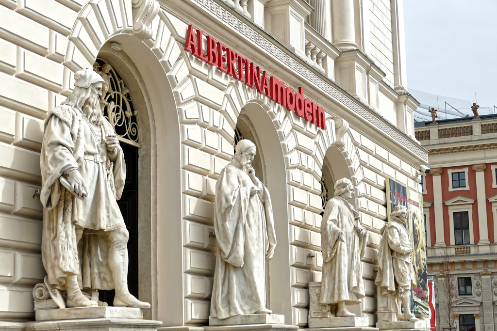 Vienna by streetcar: Entrance to the Albertina Modern
