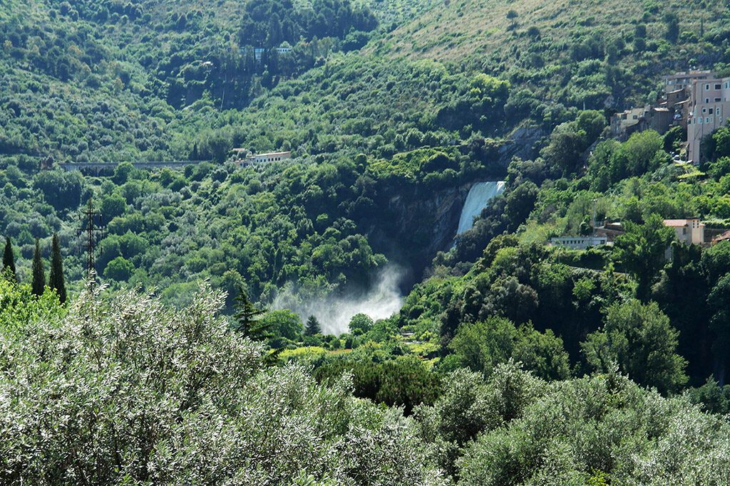 Villa Gregoriana's powerful waterfall in Tivoli, seen on a day trip when visiting the Villas
