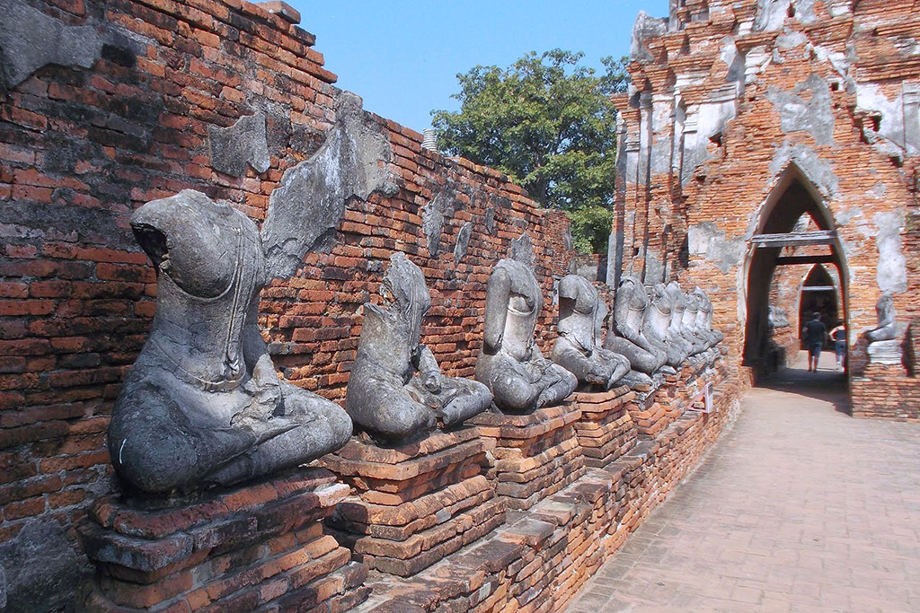 Wat Chai Watthanaram is located on the West bank of river Chao Phraya.