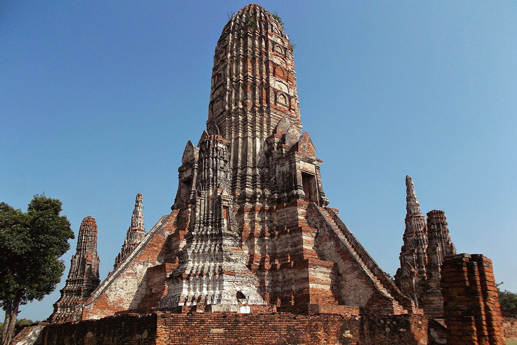 Wat Chai Watthanaram is located on the West bank of river Chao Phraya.