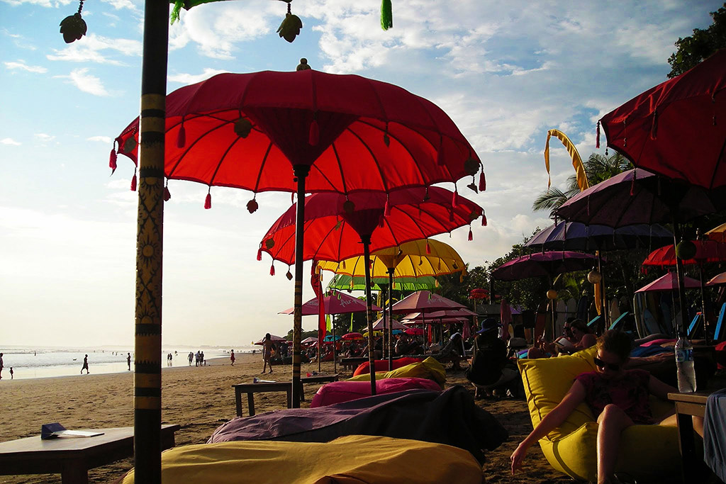 Beach of Legian on Bali, Indonesia 's Island of Gods