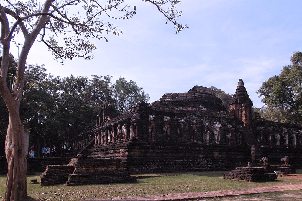 Wat Chang Rop at the Khet Aranyik Forest in Kamphaeng Phet