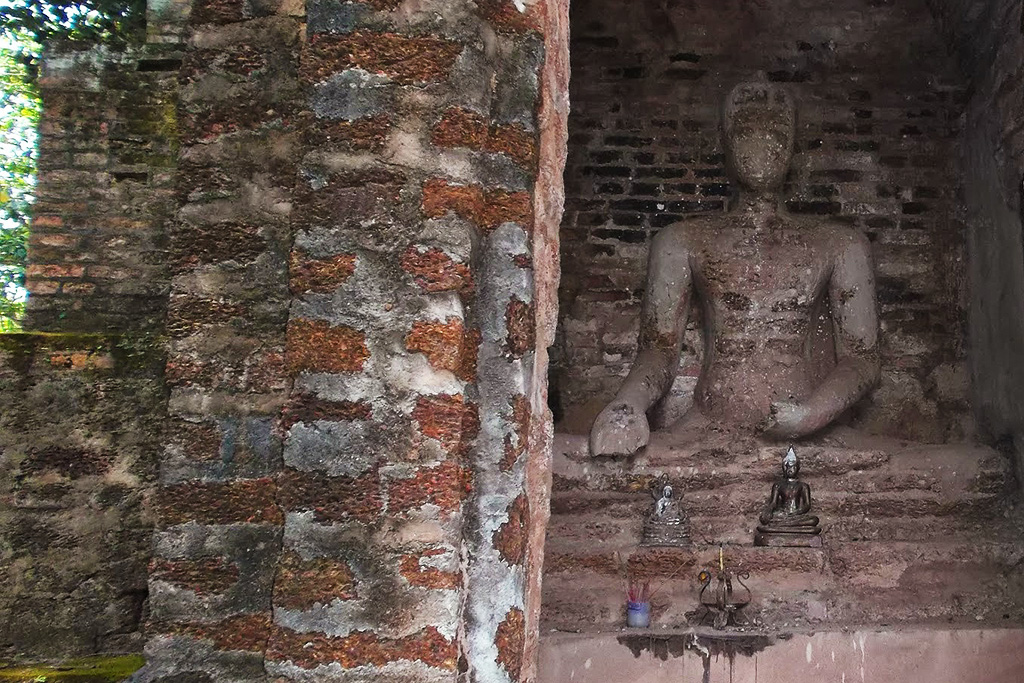 Wat Singh at the Khet Aranyik Forest in Kamphaeng Phet