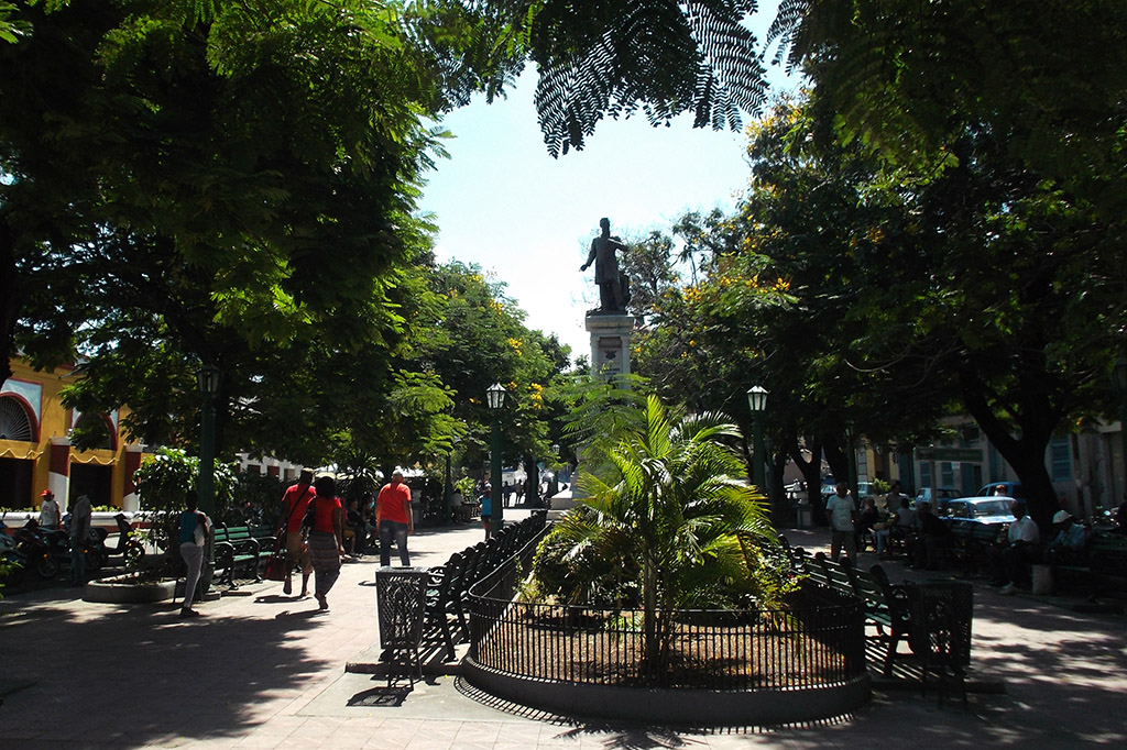 Plaza de Dolores - with a statue of freedom fighter Francisco Vicente Aguilera in Santiago de Cuba