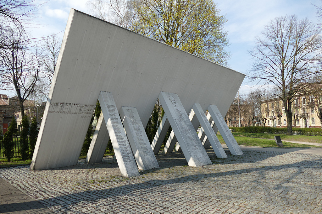 Choral Synagogue Holocause Monument in Riga