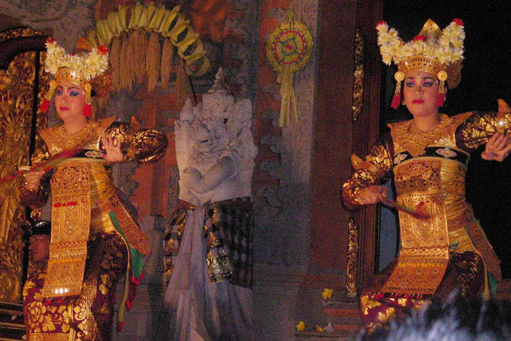 Dancers in Ubud