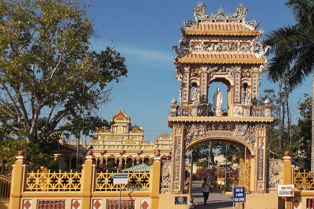 Vĩnh Tràng Temple in the Mekong Delta