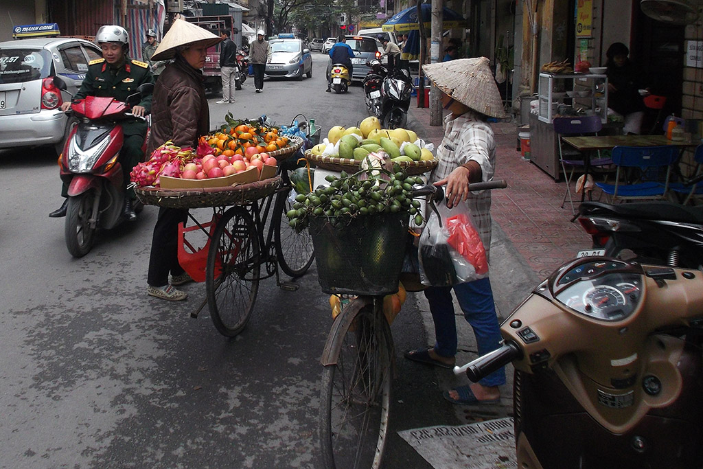 Fruit vendors in Hanoi