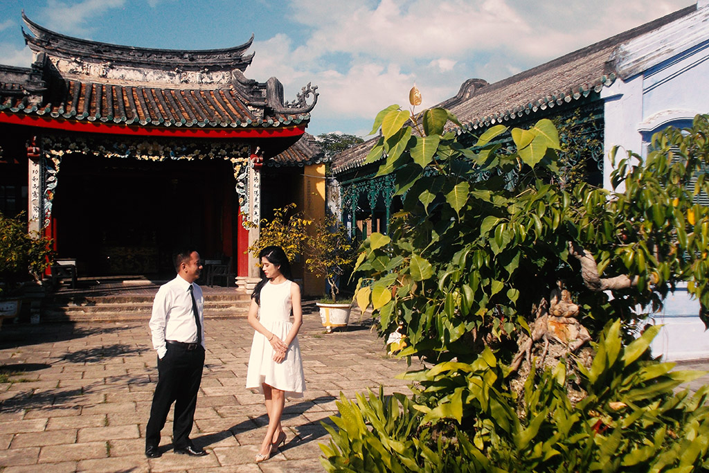 Couple at Trung Hoa