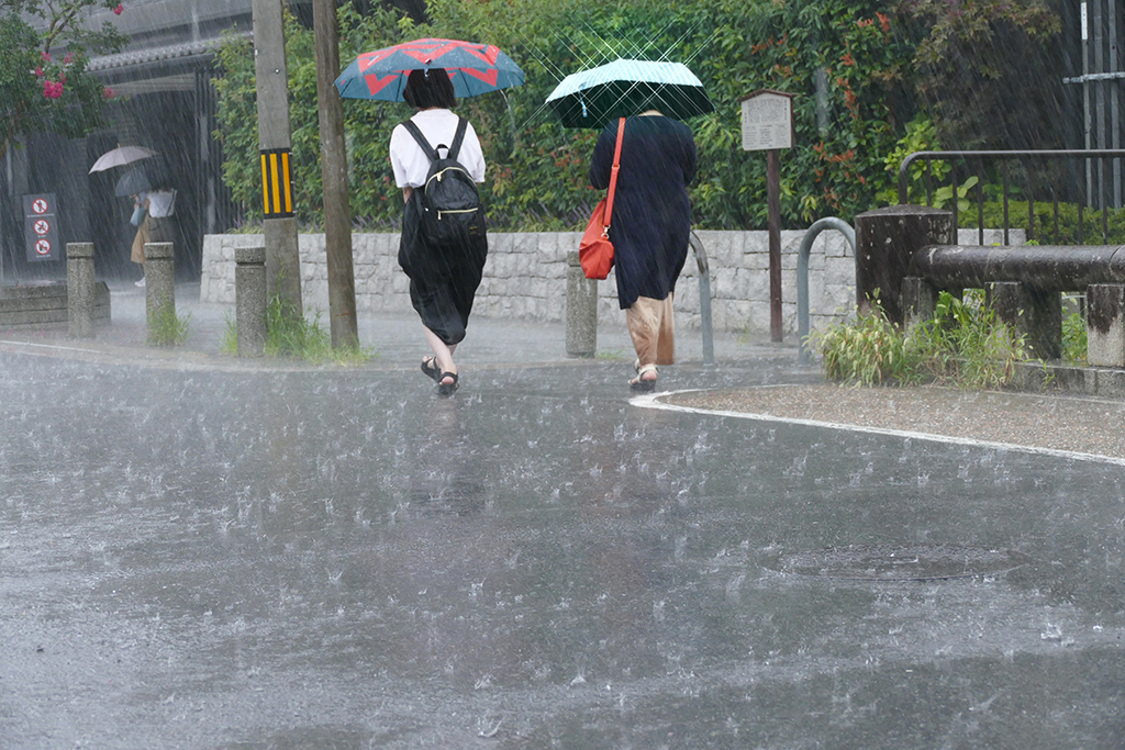 Heavy rain in Arashiyama, to be visited on 4 Days Kyoto Treasure Box of Japan