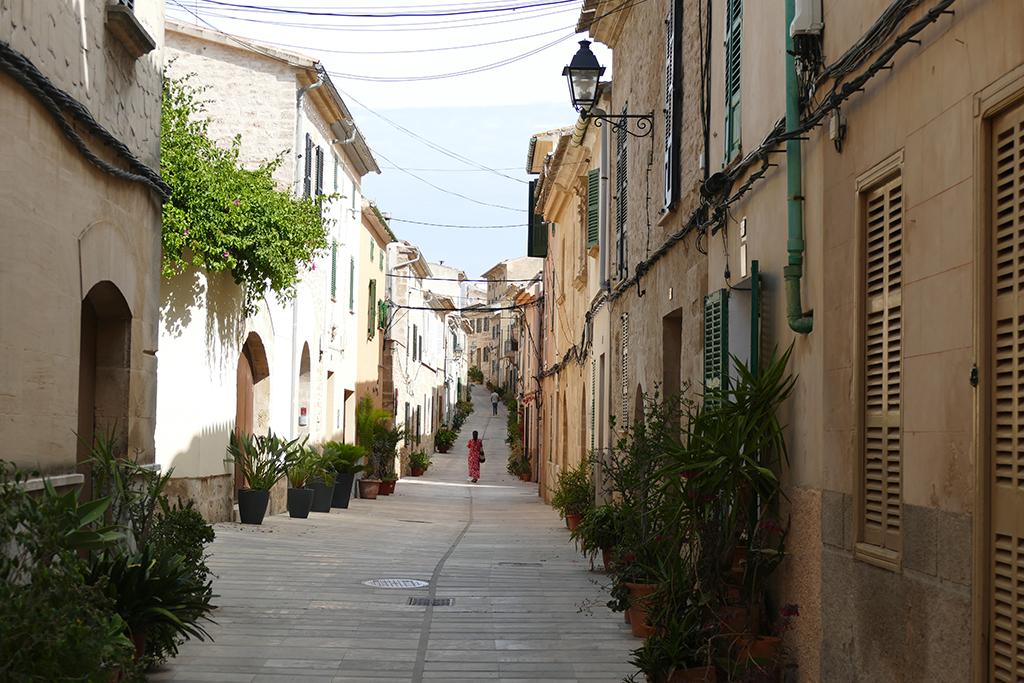 Street in Alcúdia.