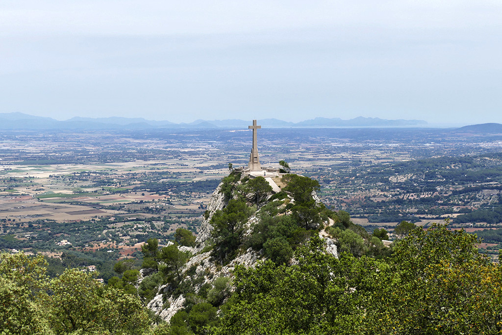 One Week Mallorca Hideouts: View of the cross of Sant Salvador close to Felanitx on Mallorca