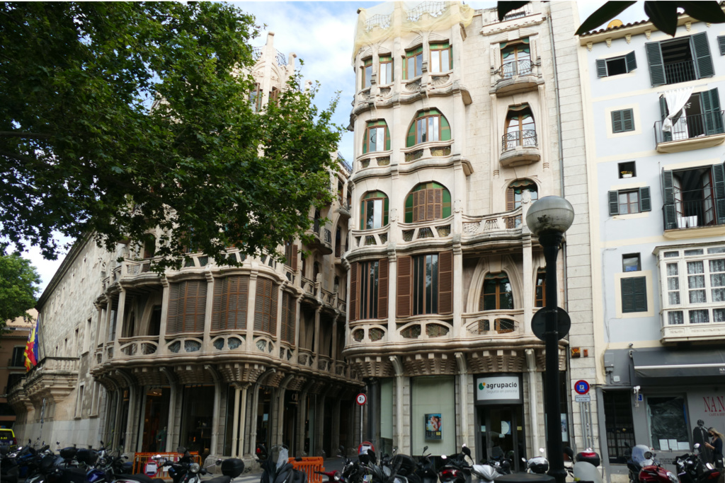 Can Casasayas (1908-1910) and the Pensión Menorquina (1909-1911) in Palma de Mallorca