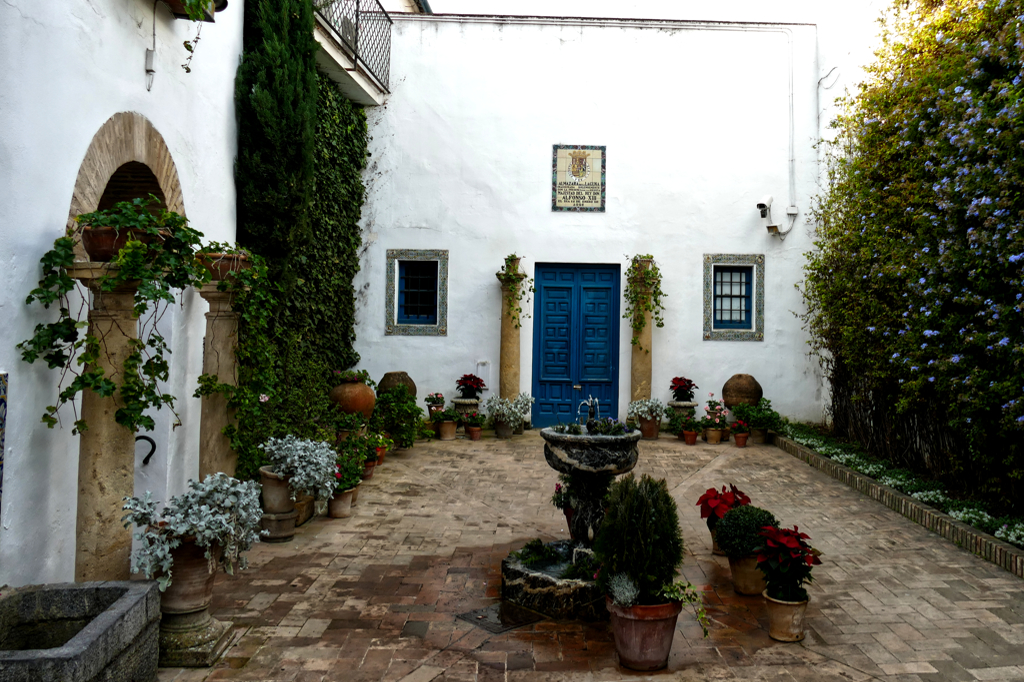 Patio de los Gatos, the first documented neighborhood patio in Córdoba.