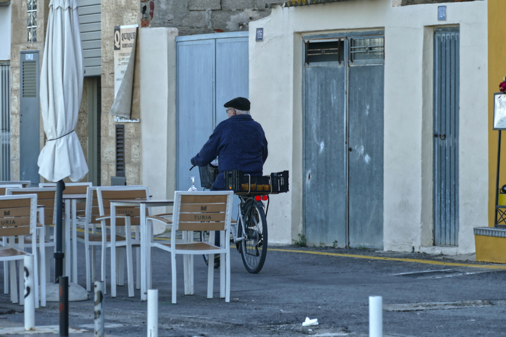Man cycling in El Palmar