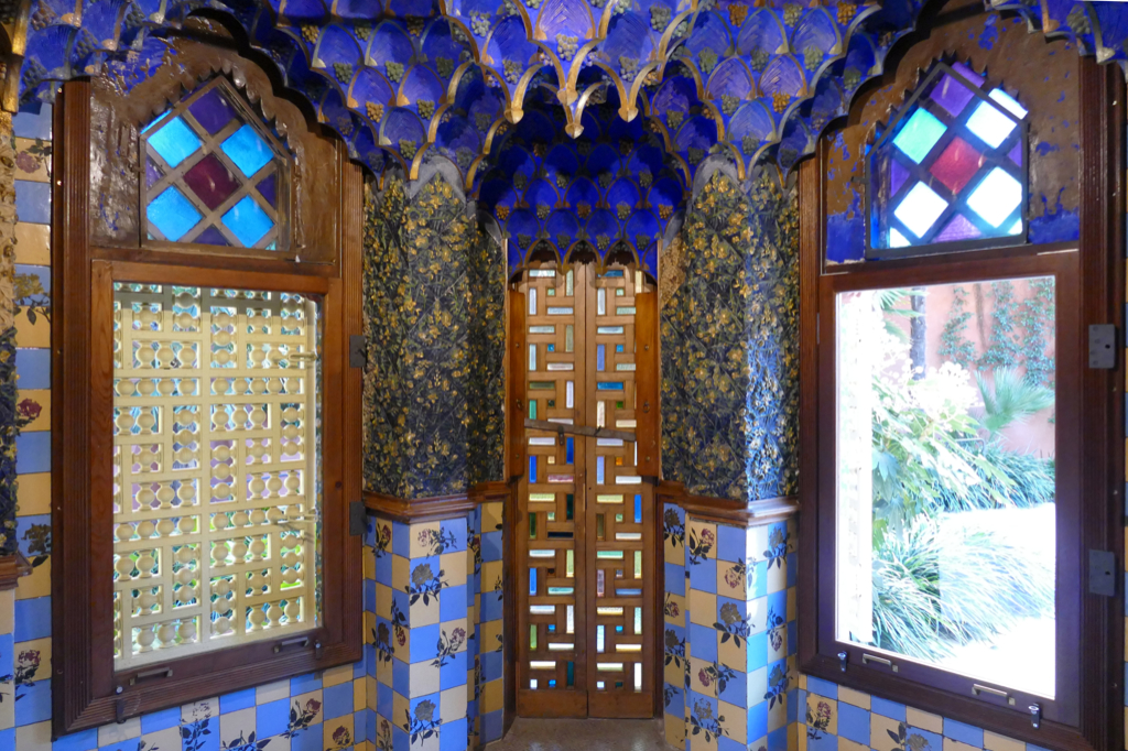 Smoking room at the Casa Vicens. Gaudi Barcelona Guide Modernism