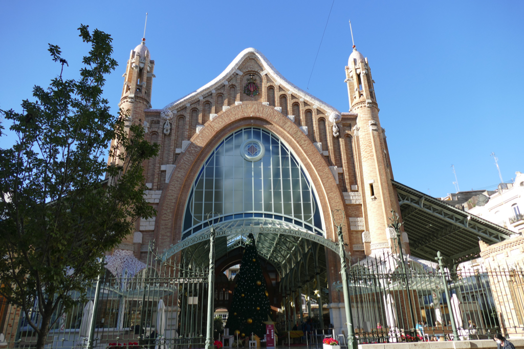 Today, the Mercat de Colon is a hip spot for some fine dining and exclusive shopping.
