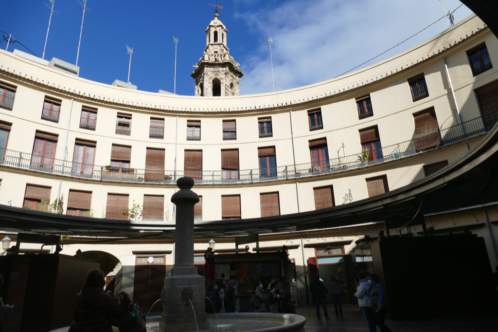 Plaza Redonda in Valencia, one of ten reasons for a Weekend in Valencia