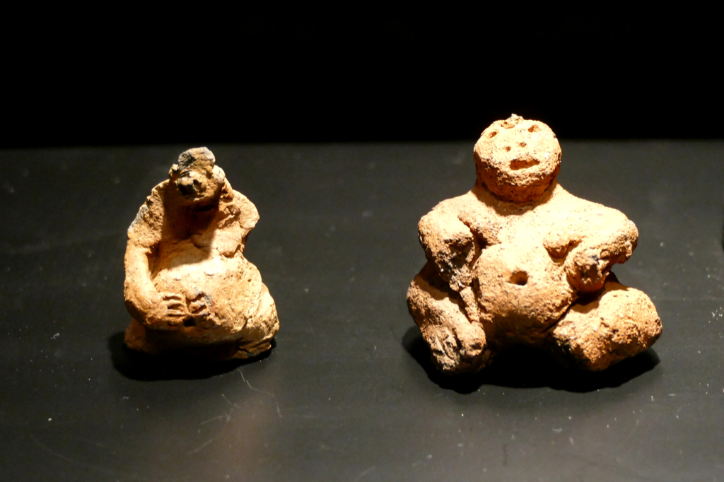 Pre-historic figurines on display at the Museo y Parque Arqueológico Cueva Pintada.