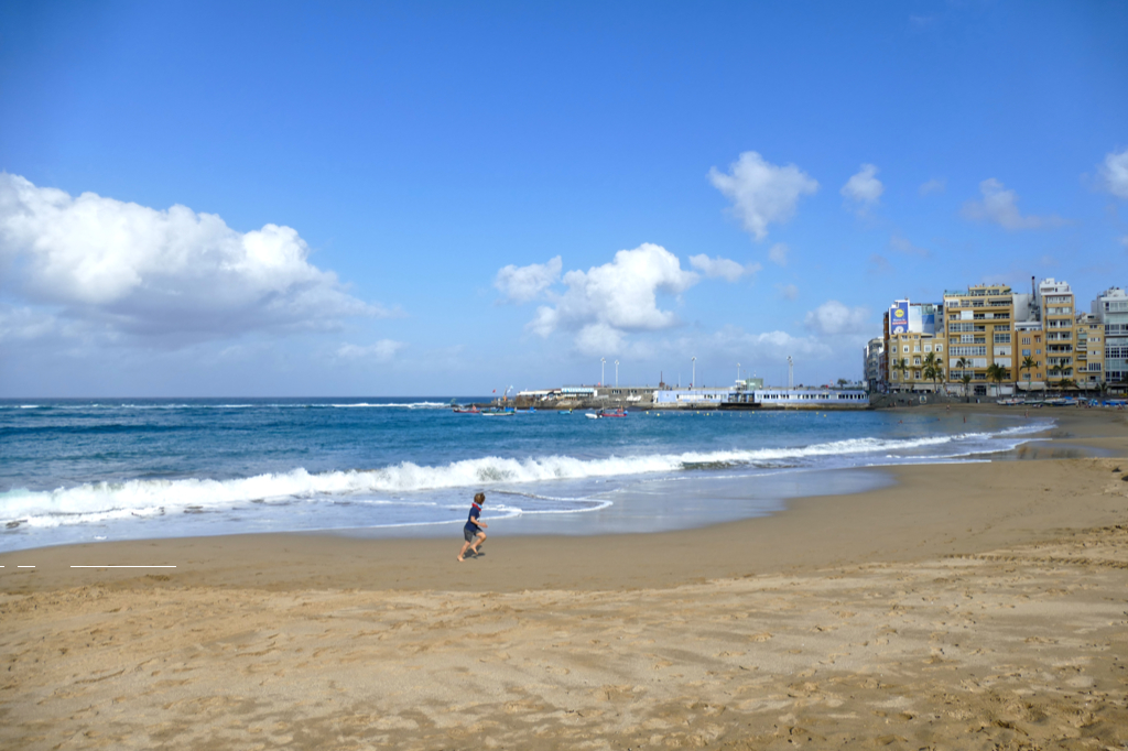 Playa Las Canteras in Las Palmas de Gran Canaria