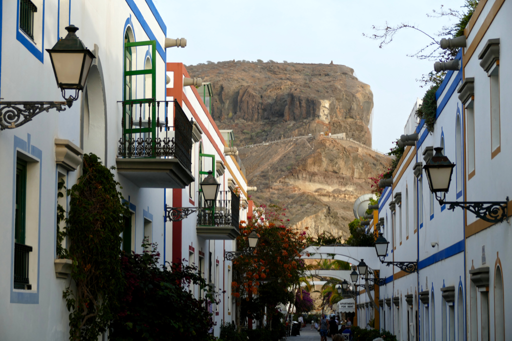 The newly built Urbanización at Puerto de Mogán.