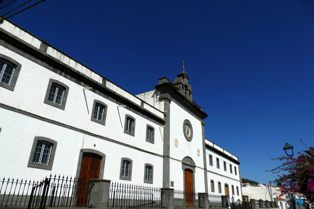 Visit the Market in Teror before going to Arucas