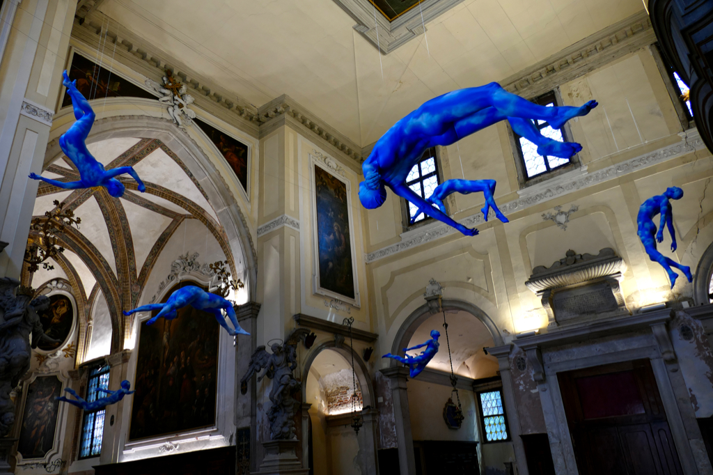 Ugo Rondinone's burn shine fly is installed at one of the oldest and most important Scuole in Venice, namely the Scuola Grande di San Giovanni Evangelista.