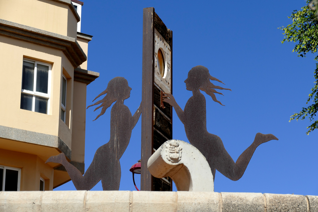 Las gemelas de los Pozos by Carlos Calderón Yruegas in Puerto del Rosario, Fuerteventura's Capital