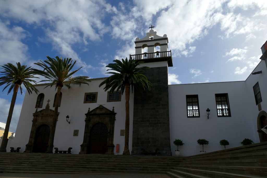 The unusual façade of the church Nuestra Señora de Los Ángeles.