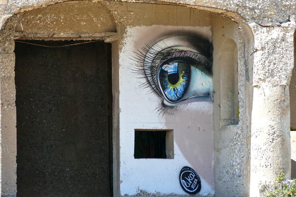 Mural at the Ghost Hotel in Alyko Beach in Naxos