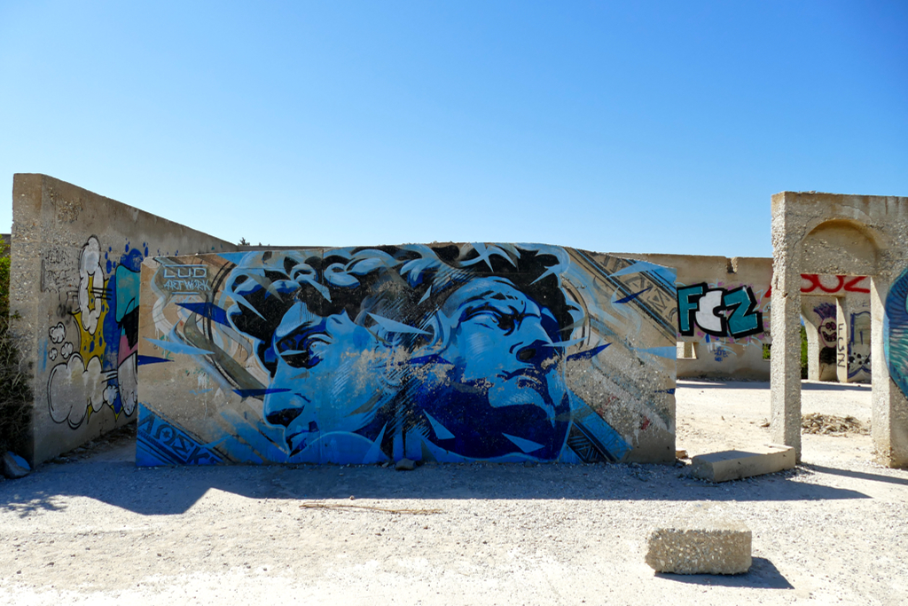 Mural at the Ghost Hotel in Alyko Beach in Naxos