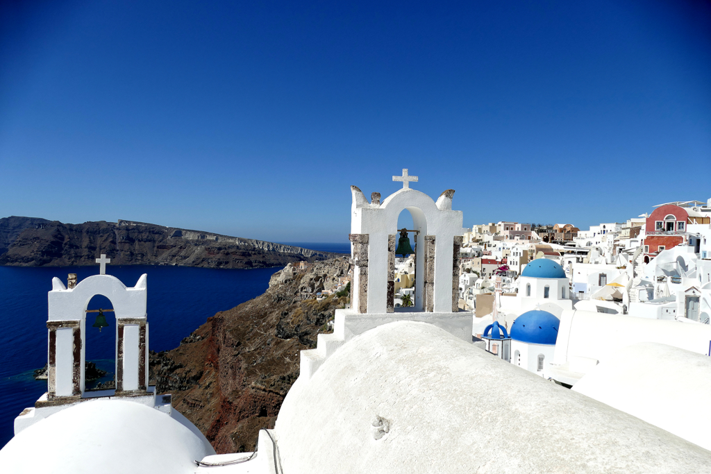 Town of Oia, visited on a self-guided tour by public bus during three days on Santorini