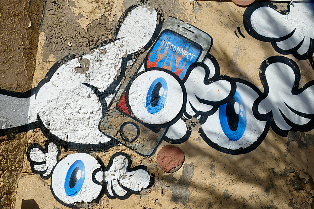Mural with a cell phone in Curacao.