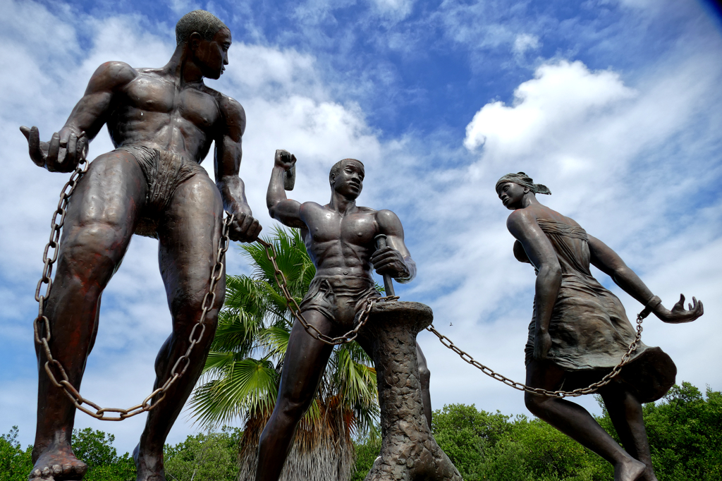 Desenkadená - which translates to break the chains. A monument commemorating the fight against slavery.