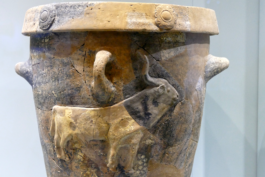 Vase at the Archeological Museum of Heraklion.