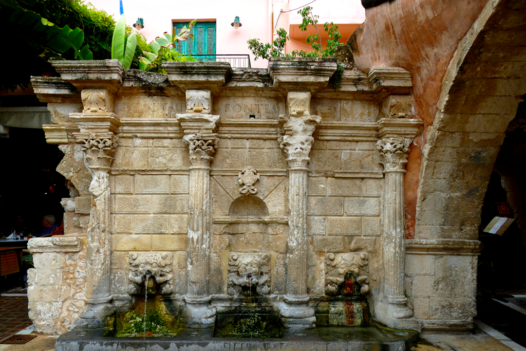 Rimondi fountain in Rethymno