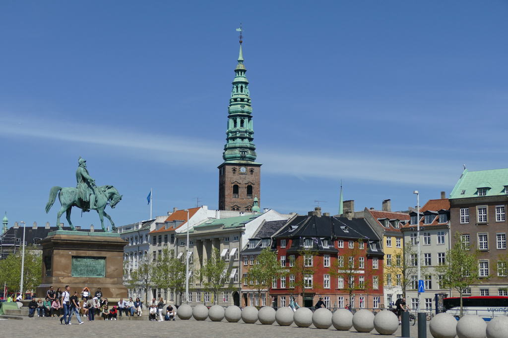 Then, on the eastern side of the Christiansborg Palace is an equestrian statue of Frederik VII. The tower in the backdrop is the Nikolaj Contemporary Art Center housed in the former St. Nicholas Church.