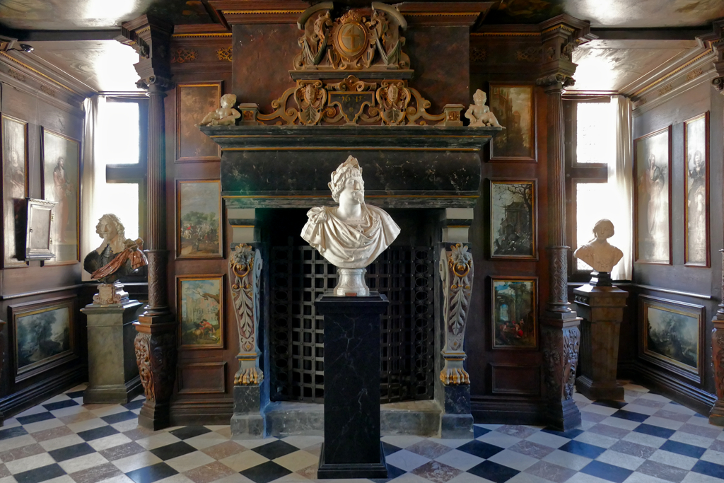 A bust of Christian IV in his beautifully decorated winter room.
