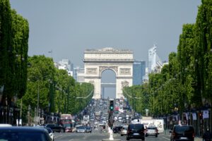 A visit to the observation deck of the Arc de Triomphe de l'Étoile is included in the Paris Museum Pass as well.