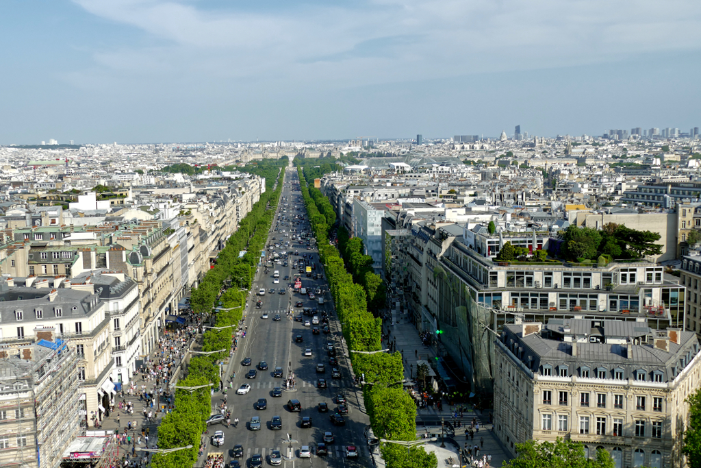 L'Avenue des Champs Elysees