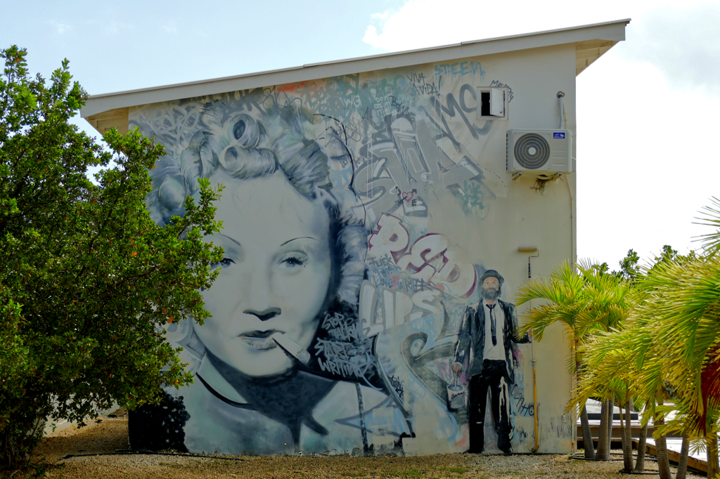 Mural by Wessel & Stein Koning. Bonaire Street Food Urban Art