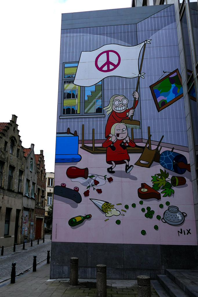 Kinky and Cosy, one of the Best Murals Along Brussels’ omic Book Route